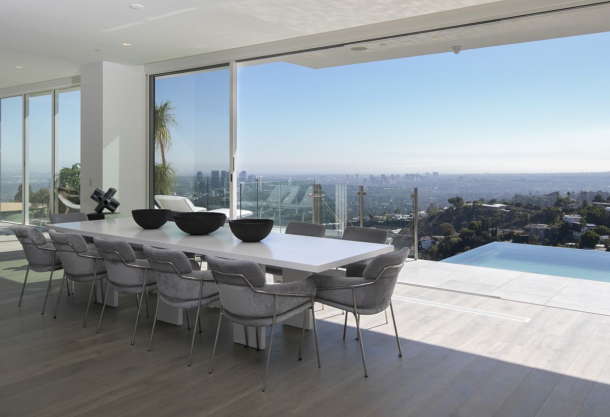 Los-Angeles-New-Home-on-Famous-Blue-Jay-Way-hits-Market-26-Million-12