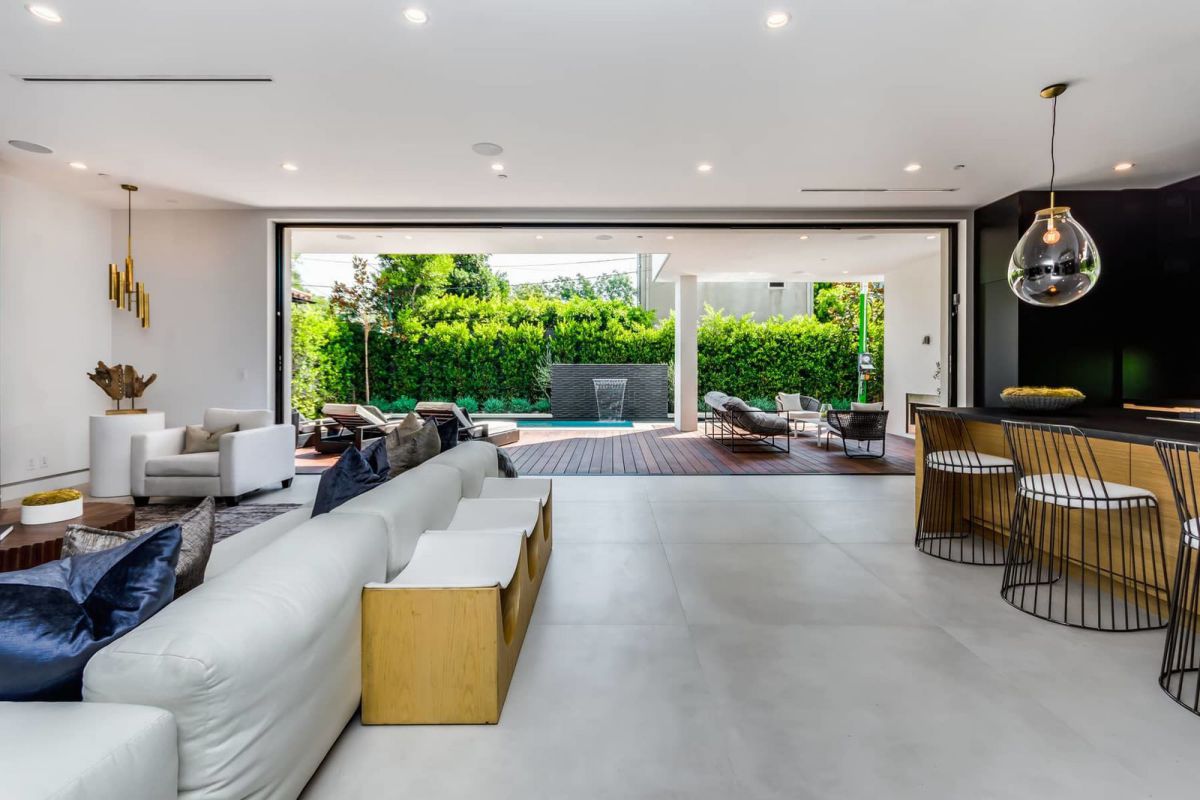 Masterfully-Designed-Los-Angeles-Home-for-Sale-at-4.195-Million-8