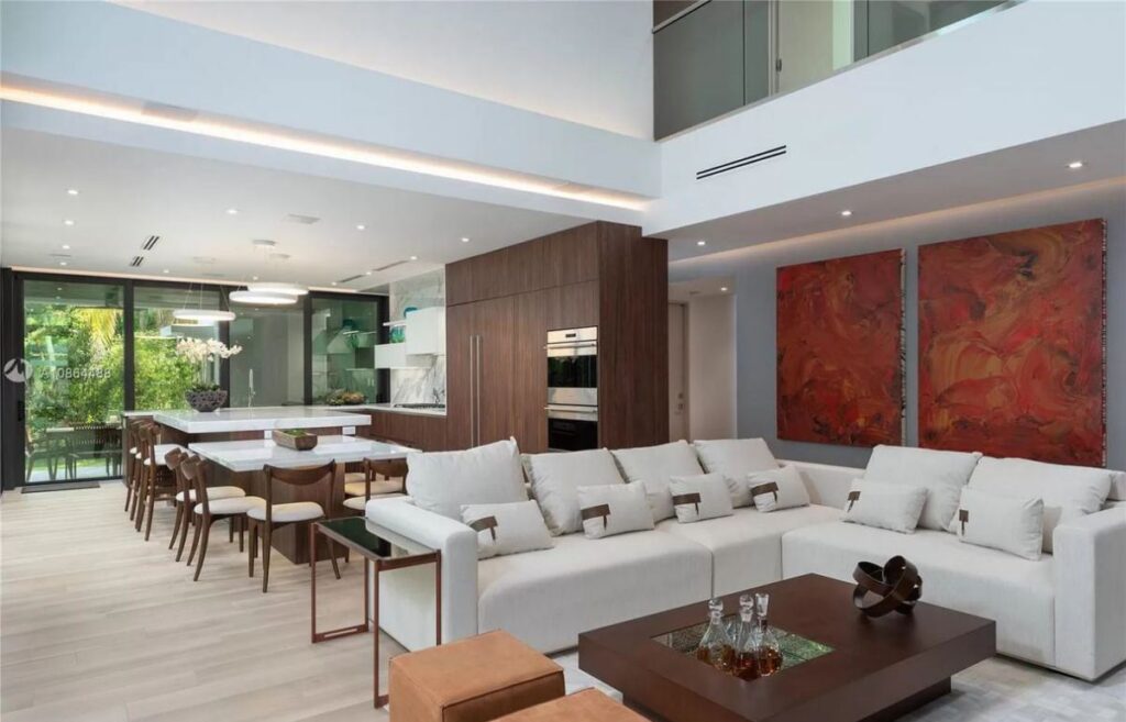 Modern Home in Miami for Sale in a Tropical Paradise