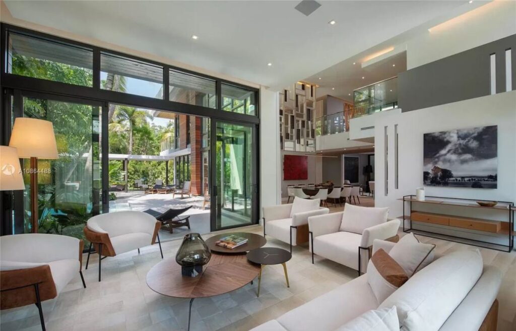 Modern Home in Miami for Sale in a Tropical Paradise