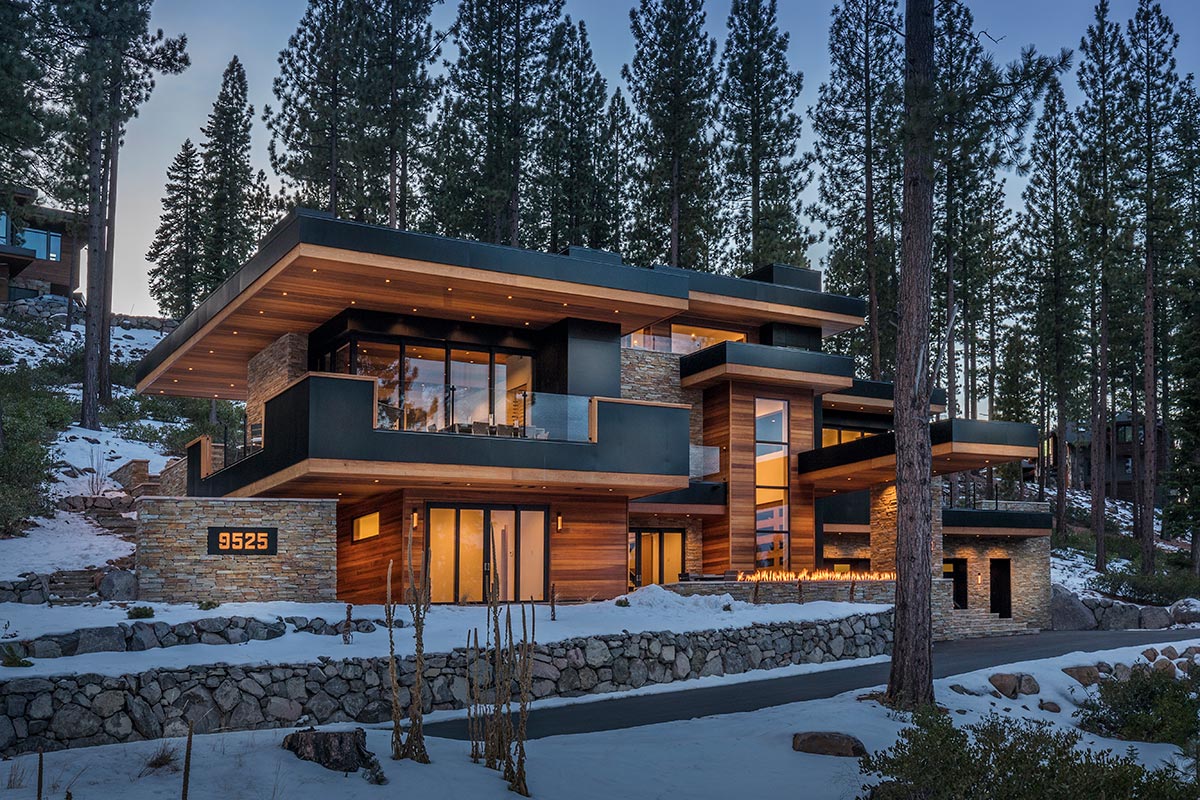 Mountain-Home-on-Martis-Camp-Lot-581-by-Kelly-and-Stone-Architects-1