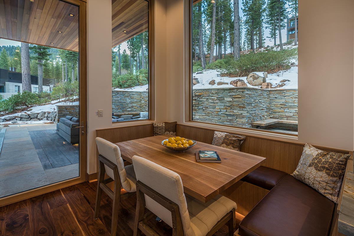 Mountain-Home-on-Martis-Camp-Lot-581-by-Kelly-and-Stone-Architects-13