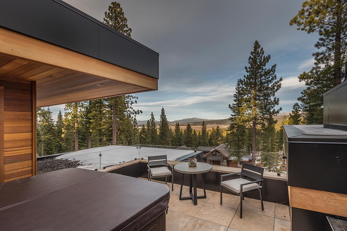 Mountain-Home-on-Martis-Camp-Lot-581-by-Kelly-and-Stone-Architects-23