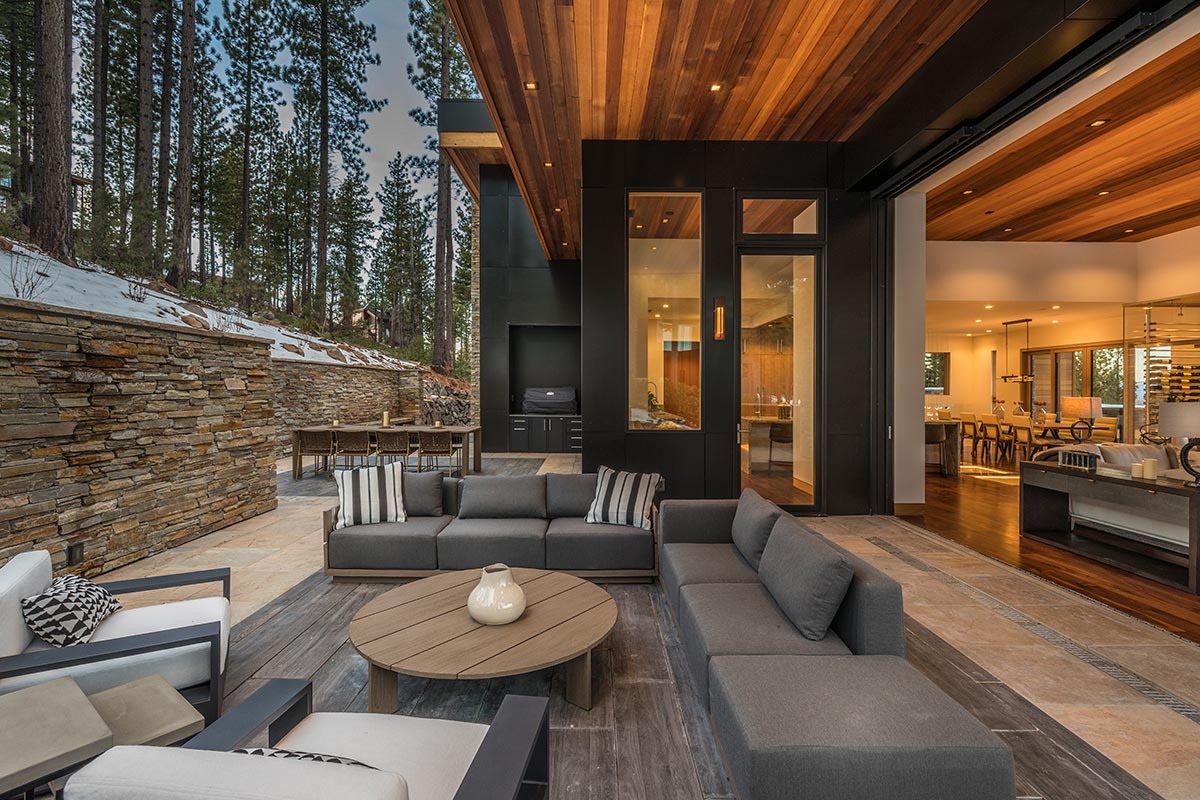 Mountain-Home-on-Martis-Camp-Lot-581-by-Kelly-and-Stone-Architects-9
