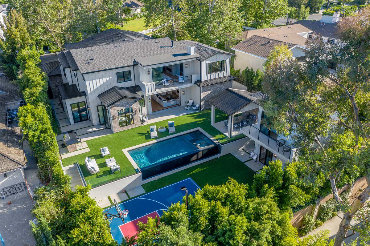 New-Construction-Traditional-Home-in-Encino-1