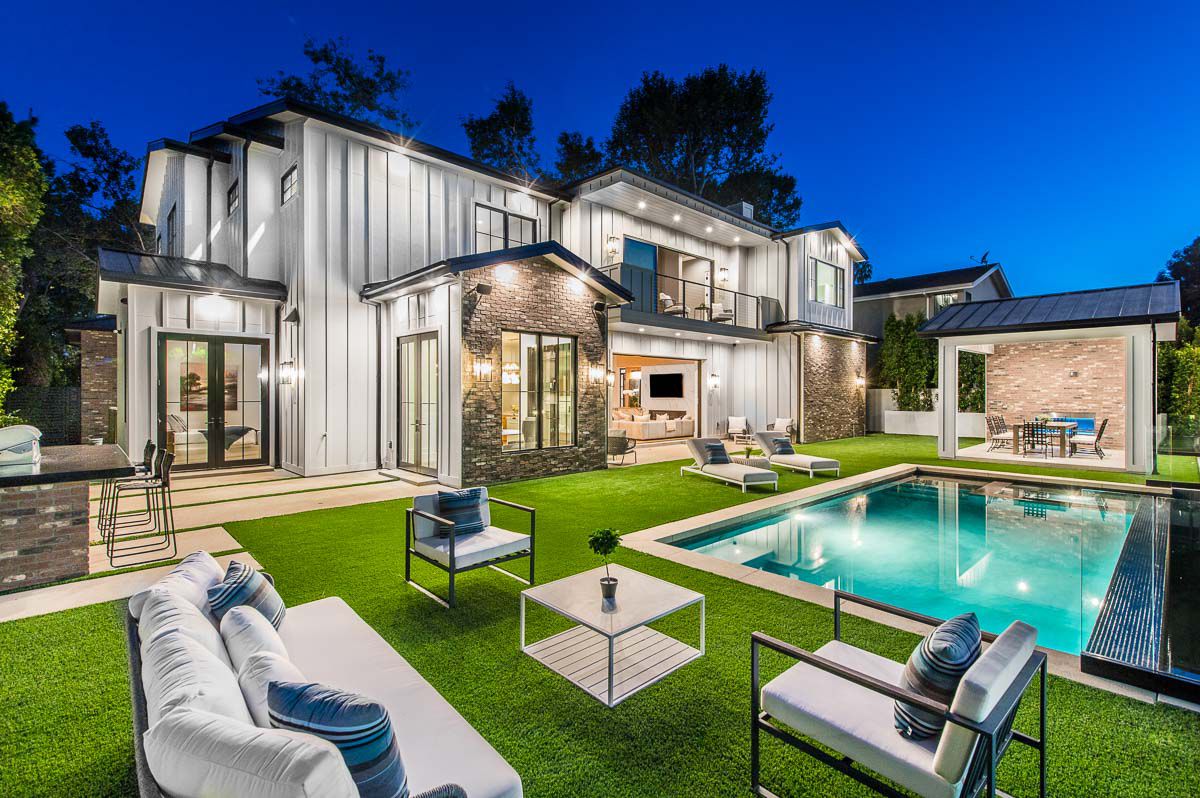 New-Construction-Traditional-Home-in-Encino-7
