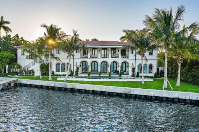 $20.9 Million Palm Beach Home on Spectacular Waterfront Location