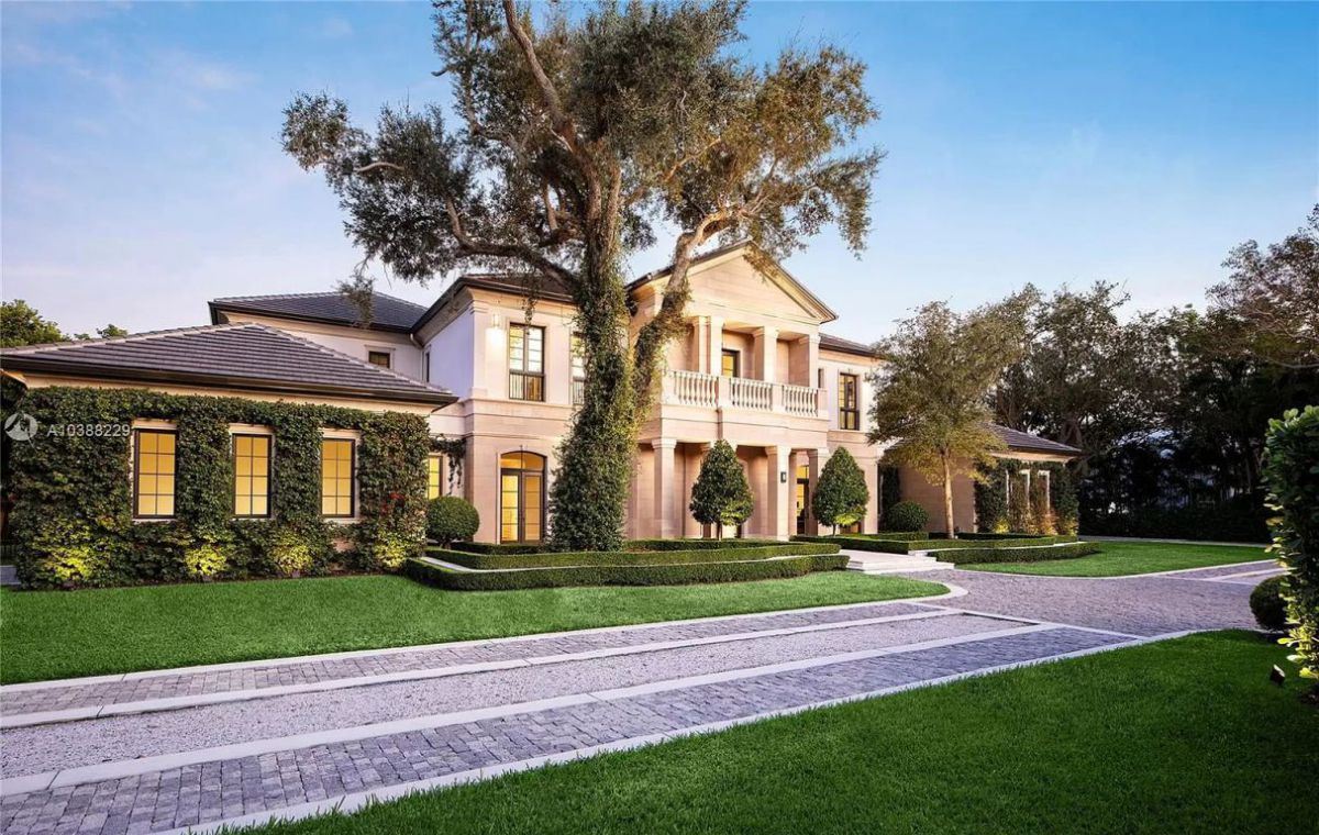 Perfectly-Classic-Palladian-Coral-Gables-Home-for-Sale-23