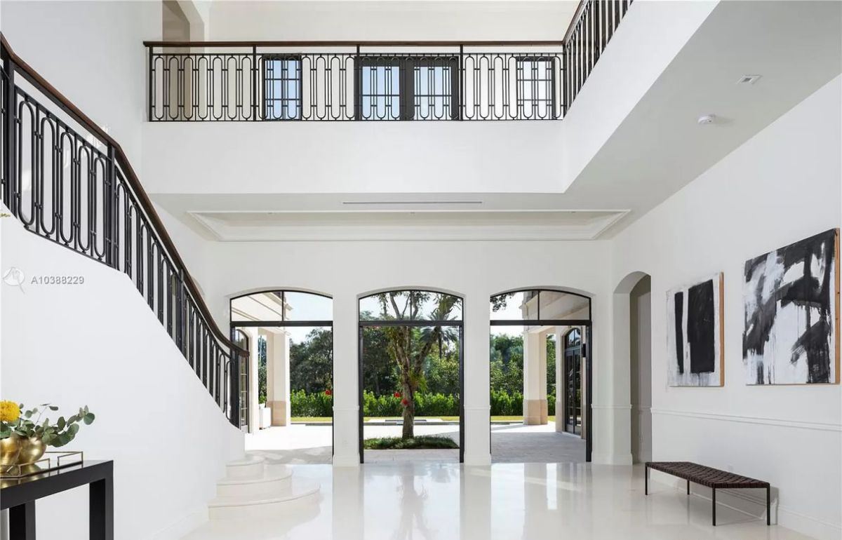 Perfectly-Classic-Palladian-Coral-Gables-Home-for-Sale-5
