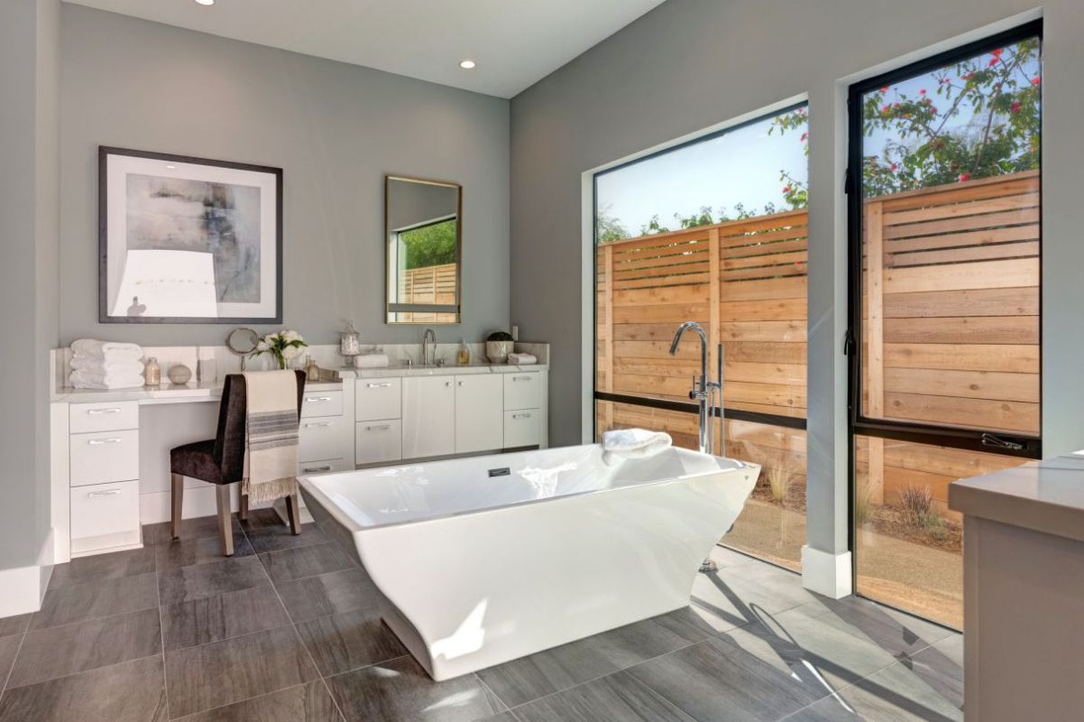 Professionally-Designed-Pacific-Palisades-Home-for-Sale-19