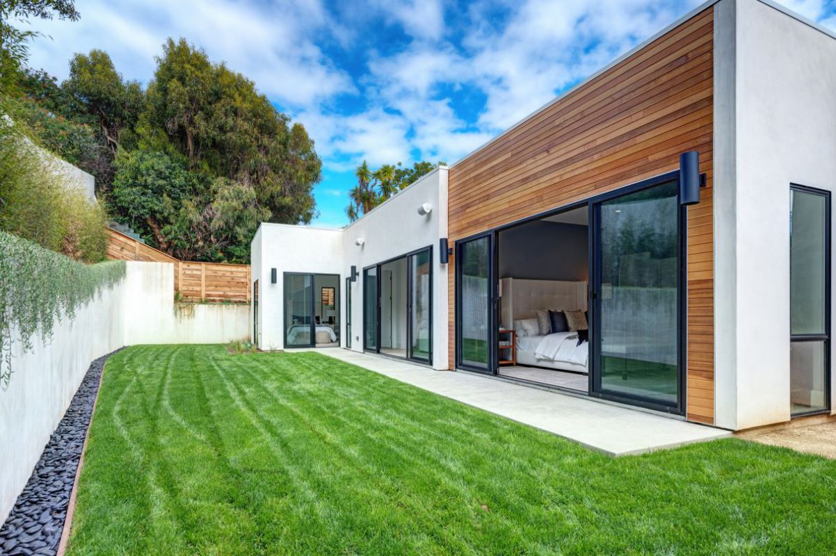 Professionally-Designed-Pacific-Palisades-Home-for-Sale-22