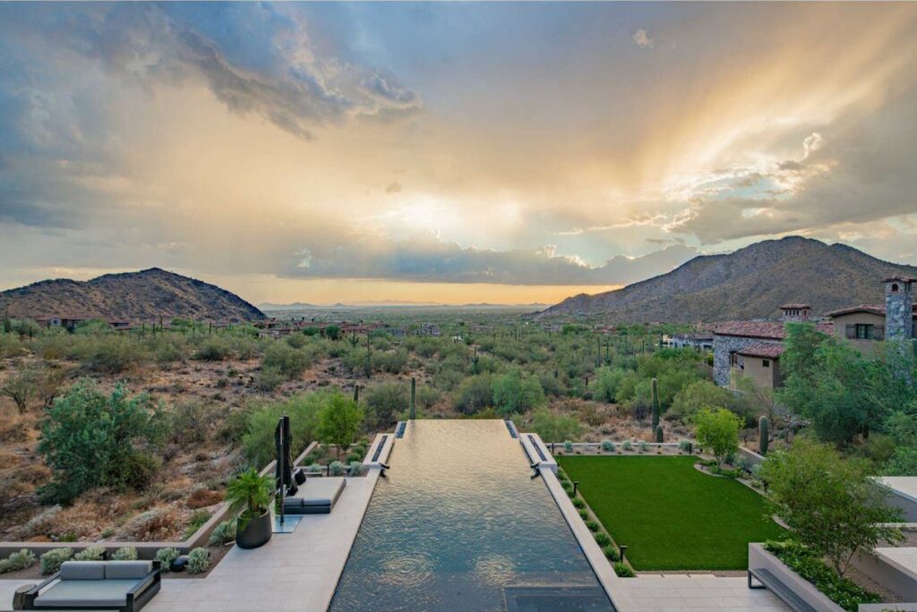 Sleek Arizona Home in the Upper Canyon of Silverleaf 