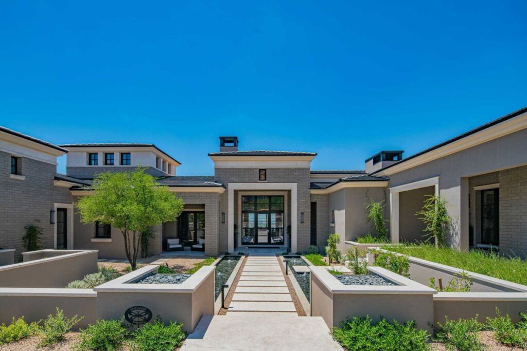 Sleek Arizona Home in the Upper Canyon of Silverleaf 