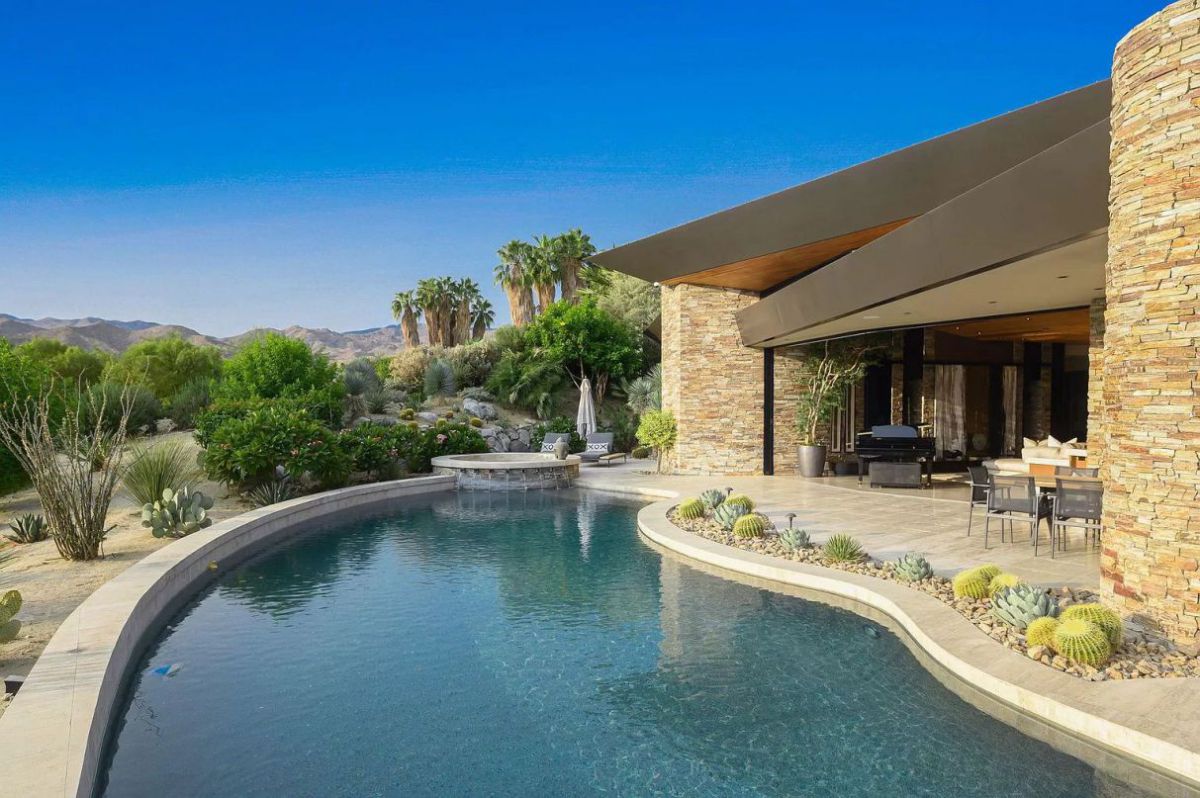 Stunning-Contemporary-Palm-Desert-Home-for-Sale-3
