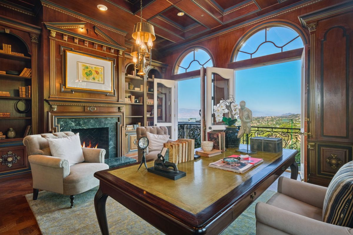 Stunning-Italian-inspired-Encino-Home-for-Sale-15