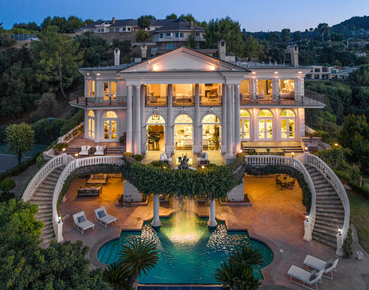 Stunning-Italian-inspired-Encino-Home-for-Sale-3