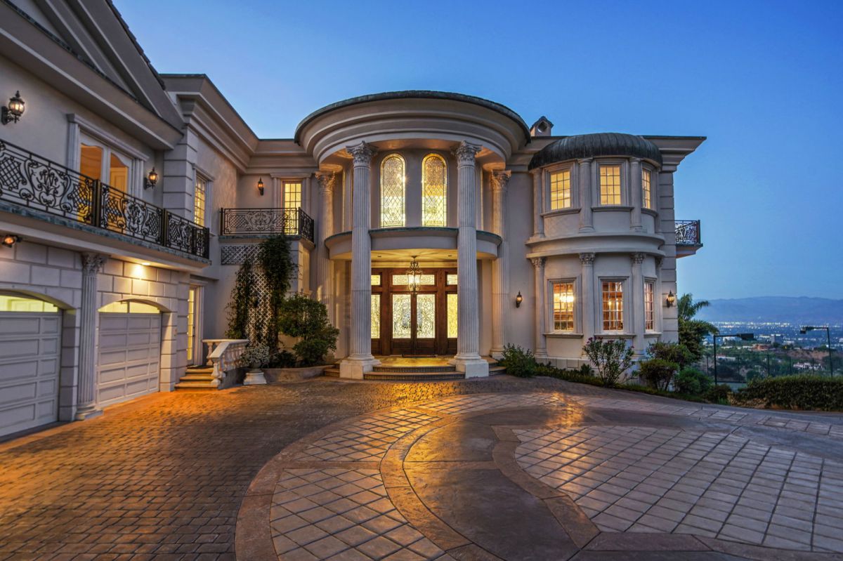 Stunning-Italian-inspired-Encino-Home-for-Sale-35