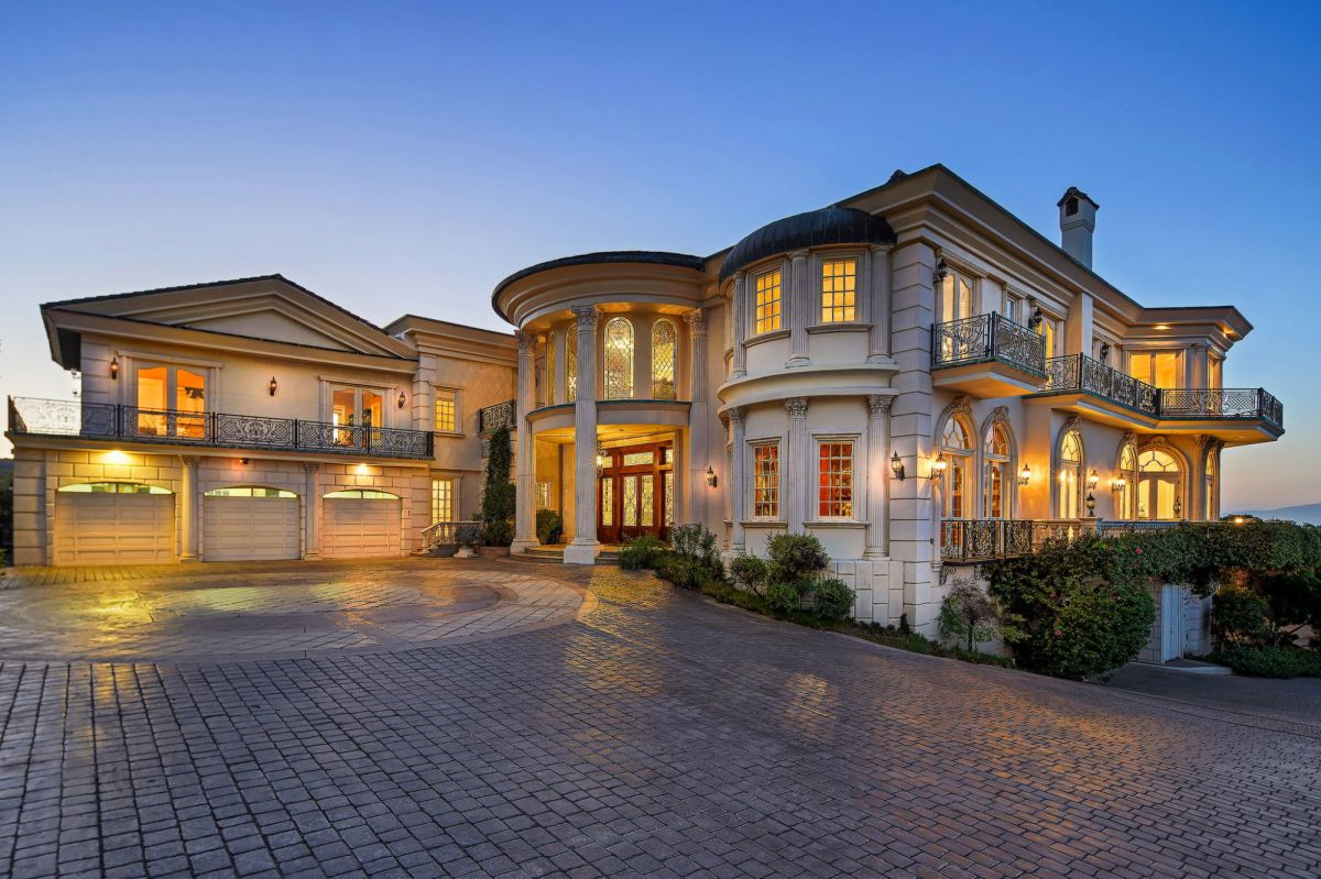 Stunning-Italian-inspired-Encino-Home-for-Sale-36