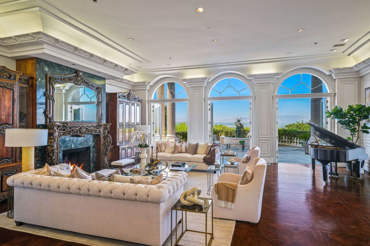 Stunning-Italian-inspired-Encino-Home-for-Sale-5