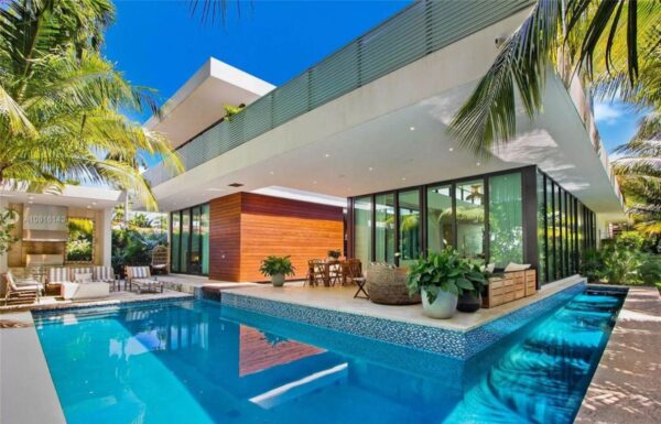 $6.39 Million Stunning Modern Home In Miami Beach For Sale