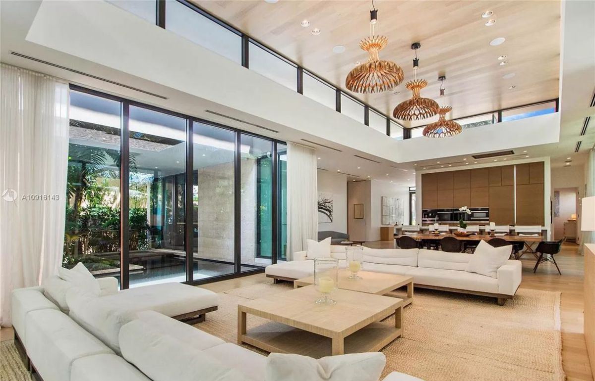 Stunning-Modern-Home-in-Miami-Beach-for-Sale-30