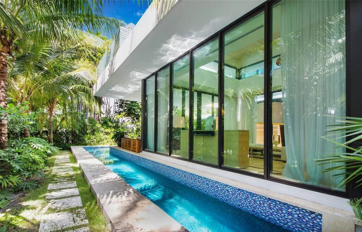 Stunning-Modern-Home-in-Miami-Beach-for-Sale-31