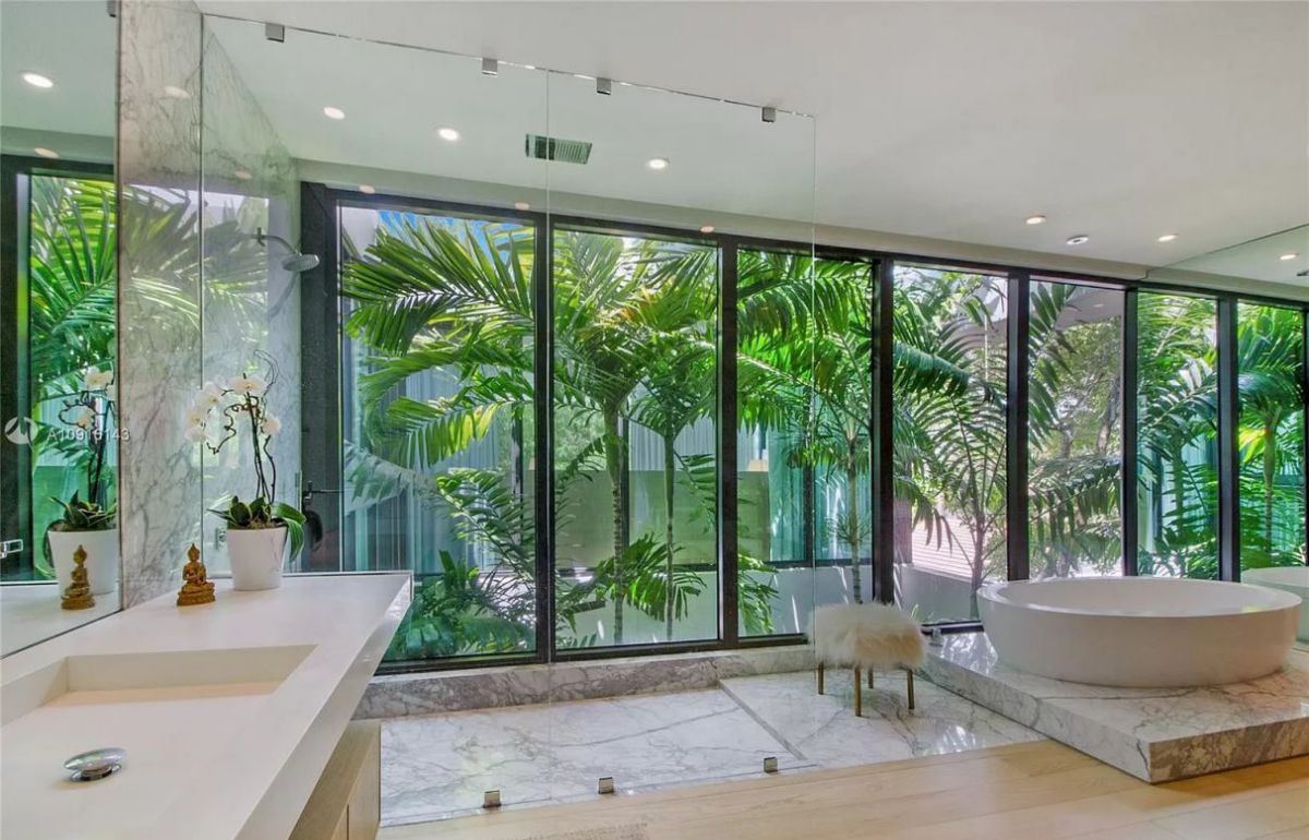 Stunning-Modern-Home-in-Miami-Beach-for-Sale-32