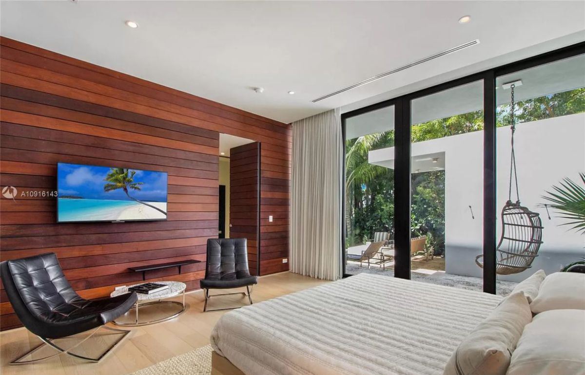 Stunning-Modern-Home-in-Miami-Beach-for-Sale-8