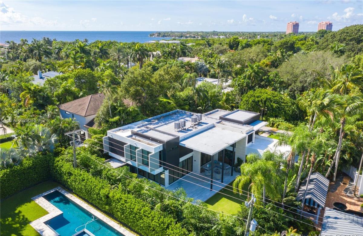 Thoughtfully-Conceived-Modern-Miami-Home-for-Sale-1