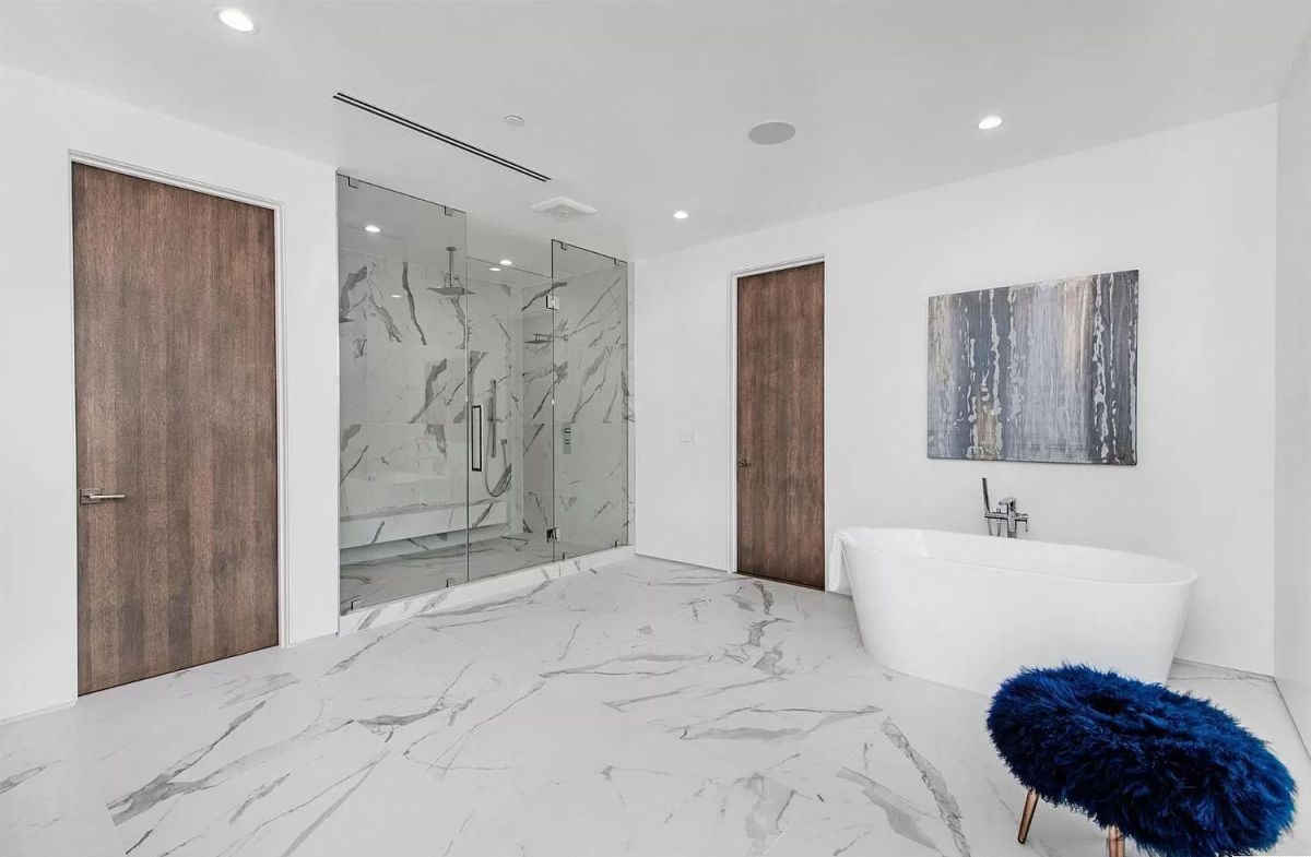 Uniquely-Designed-Manhattan-Beach-Home-for-Sale-29