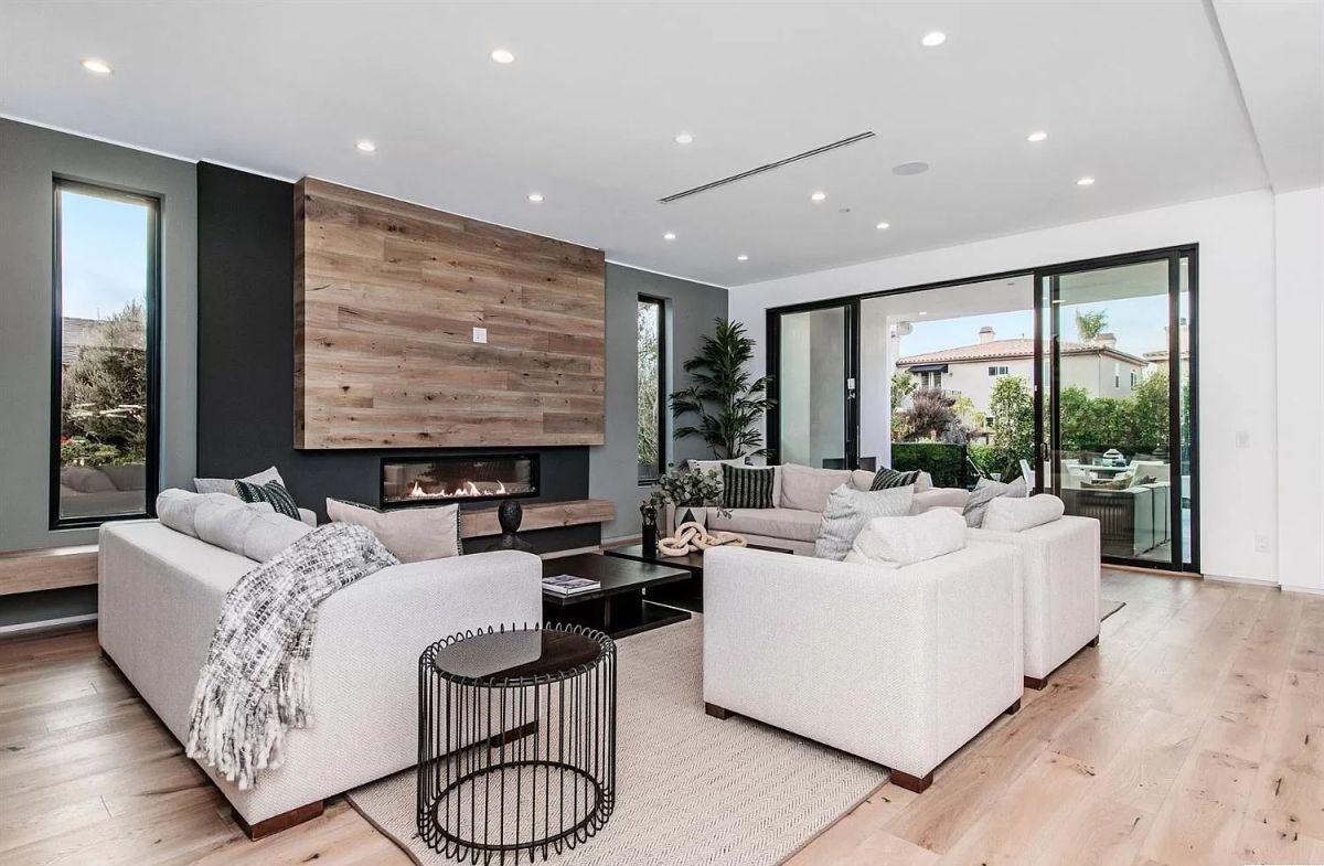 $4.149 Million Uniquely Designed Manhattan Beach Home for Sale