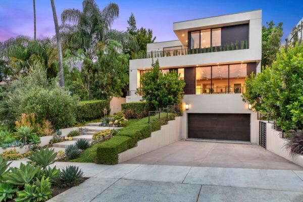 Westwood Modern Home in Los Angeles by Marmol Radziner Architecture