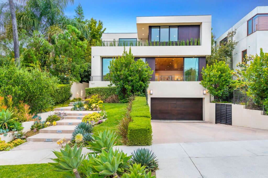 Westwood Modern Home in Los Angeles by Marmol Radziner Architecture