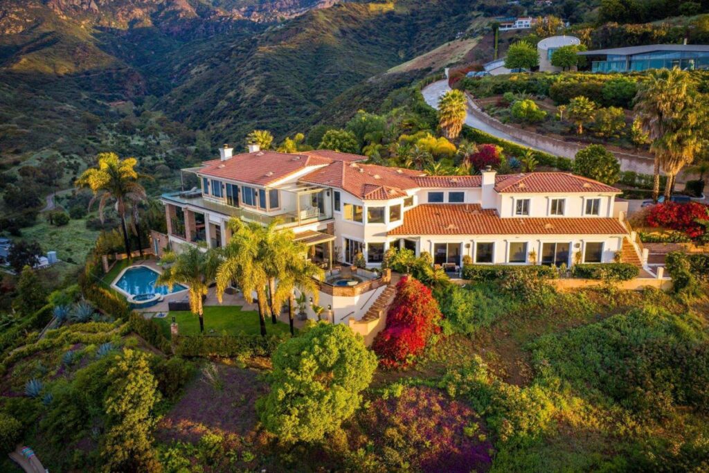 Villa Pacifico - A Trophy Home for Sale in Malibu, California