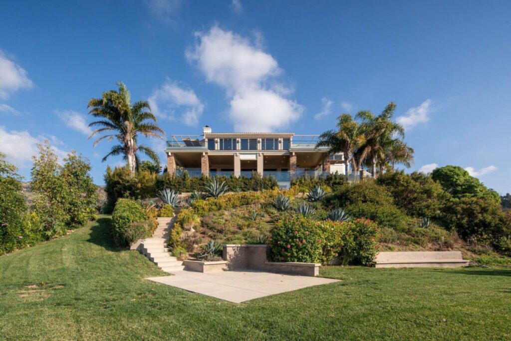 Villa Pacifico - A Trophy Home for Sale in Malibu, California