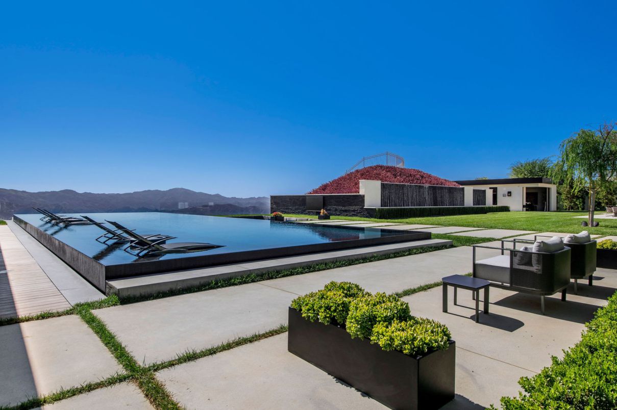 37999000-Striking-Modern-California-Mansion-with-the-Highest-Quality-15