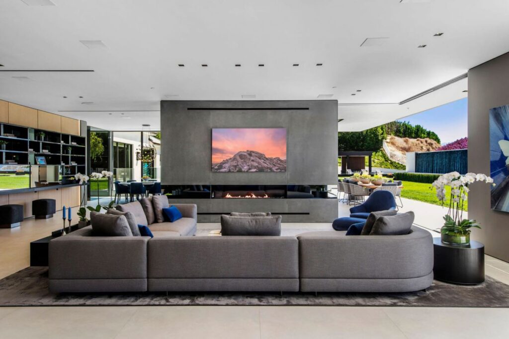 Striking Modern California Mansion with the Highest Quality