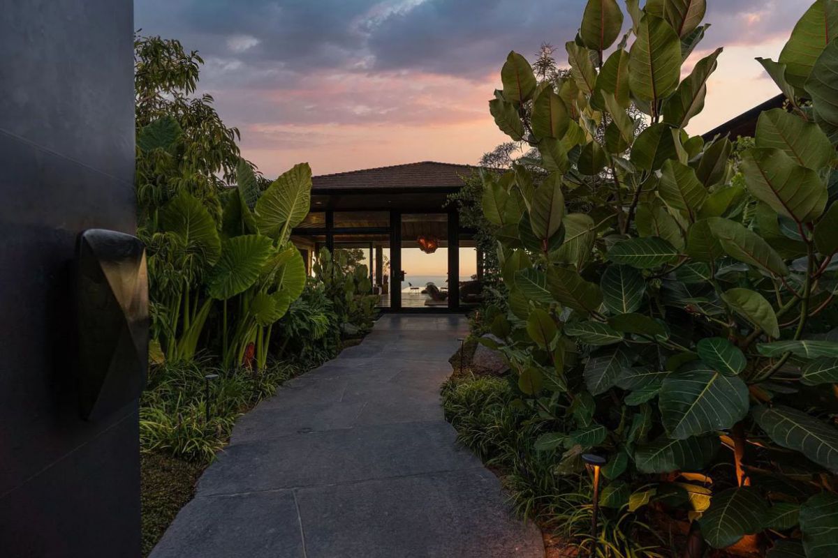 39900000-Santa-Barbara-Home-for-Sale-Featuring-the-Beauty-of-Nature-5