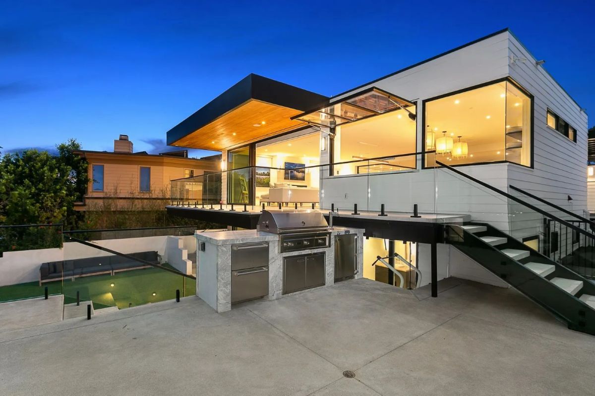 A-10996000-Del-Mar-Home-for-Sale-offers-California-Luxury-Lifestyle-1