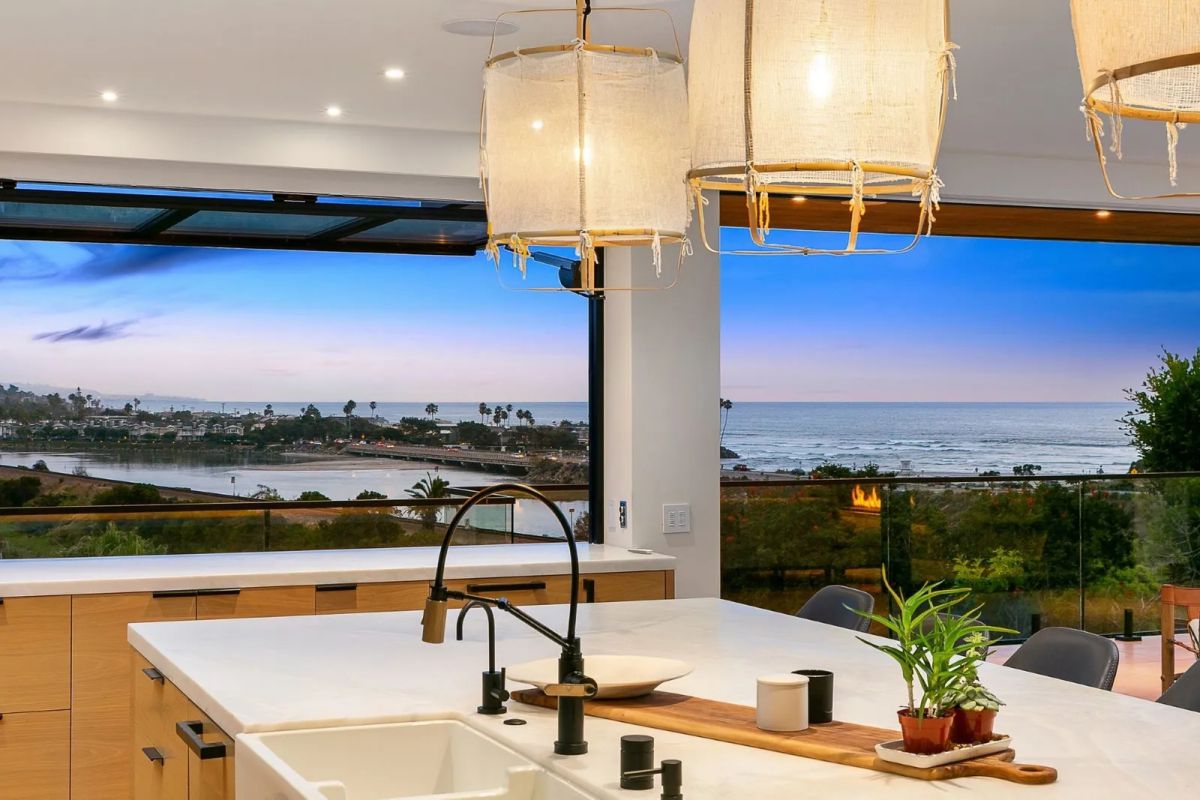 A-10996000-Del-Mar-Home-for-Sale-offers-California-Luxury-Lifestyle-6