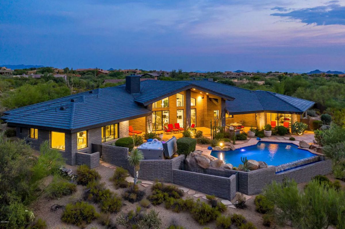 A-2198499-Contemporary-Single-Level-House-for-Sale-in-Scottsdale-1