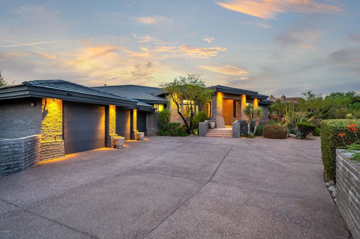 A-2198499-Contemporary-Single-Level-House-for-Sale-in-Scottsdale-32