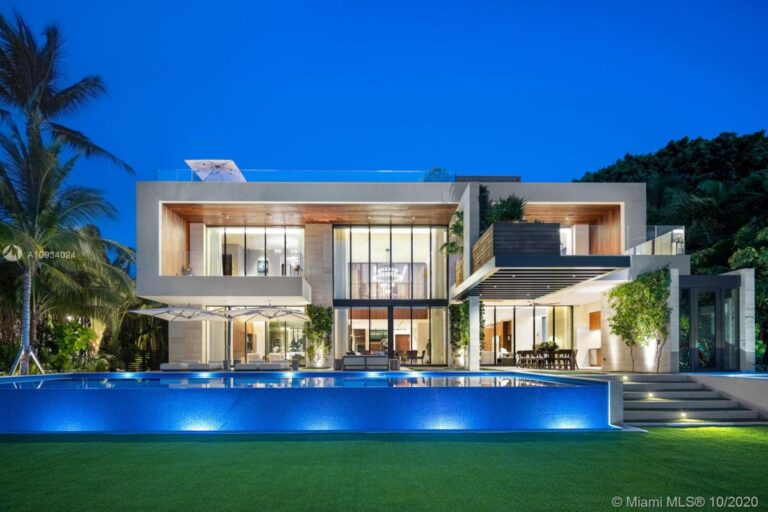 A Bal Harbour Tropical Modern House returns Market for $26,500,000
