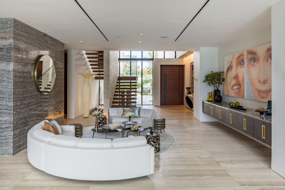 A-Bal-Harbour-Tropical-Modern-House-returns-Market-25