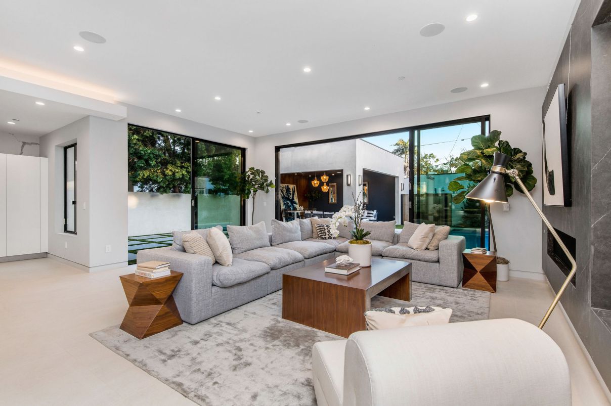 A-Beverly-Grove-Modern-House-in-Los-Angeles-for-Sale-at-3499000-10