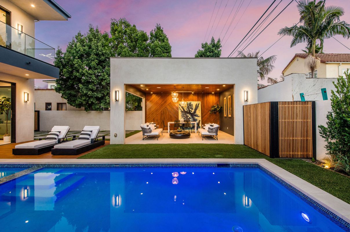 A-Beverly-Grove-Modern-House-in-Los-Angeles-for-Sale-at-3499000-32
