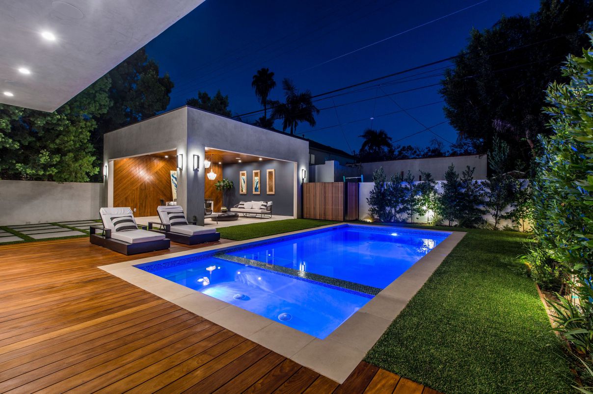 A-Beverly-Grove-Modern-House-in-Los-Angeles-for-Sale-at-3499000-39