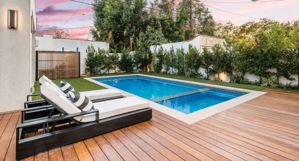 A Beverly Grove Modern House in Los Angeles for Sale 