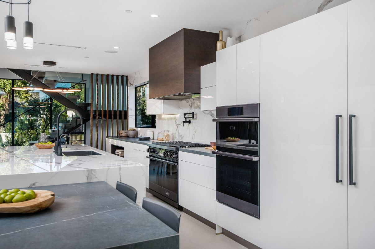 A-Beverly-Grove-Modern-House-in-Los-Angeles-for-Sale-at-3499000-8