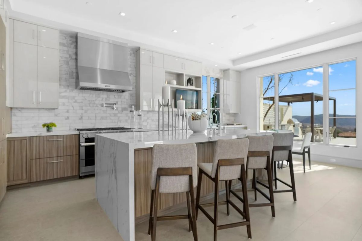 A-Brand-New-Newport-Coast-Contemporary-Home-for-Sale-11495000-20